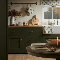 Acorn & Oak Leaves Pot Grab -Sophie Allport Shop AW23 ACORN OAK KITCHEN HERO SQUARE efc2f664 9bc2 457b 9d58 c457a4cbdb05