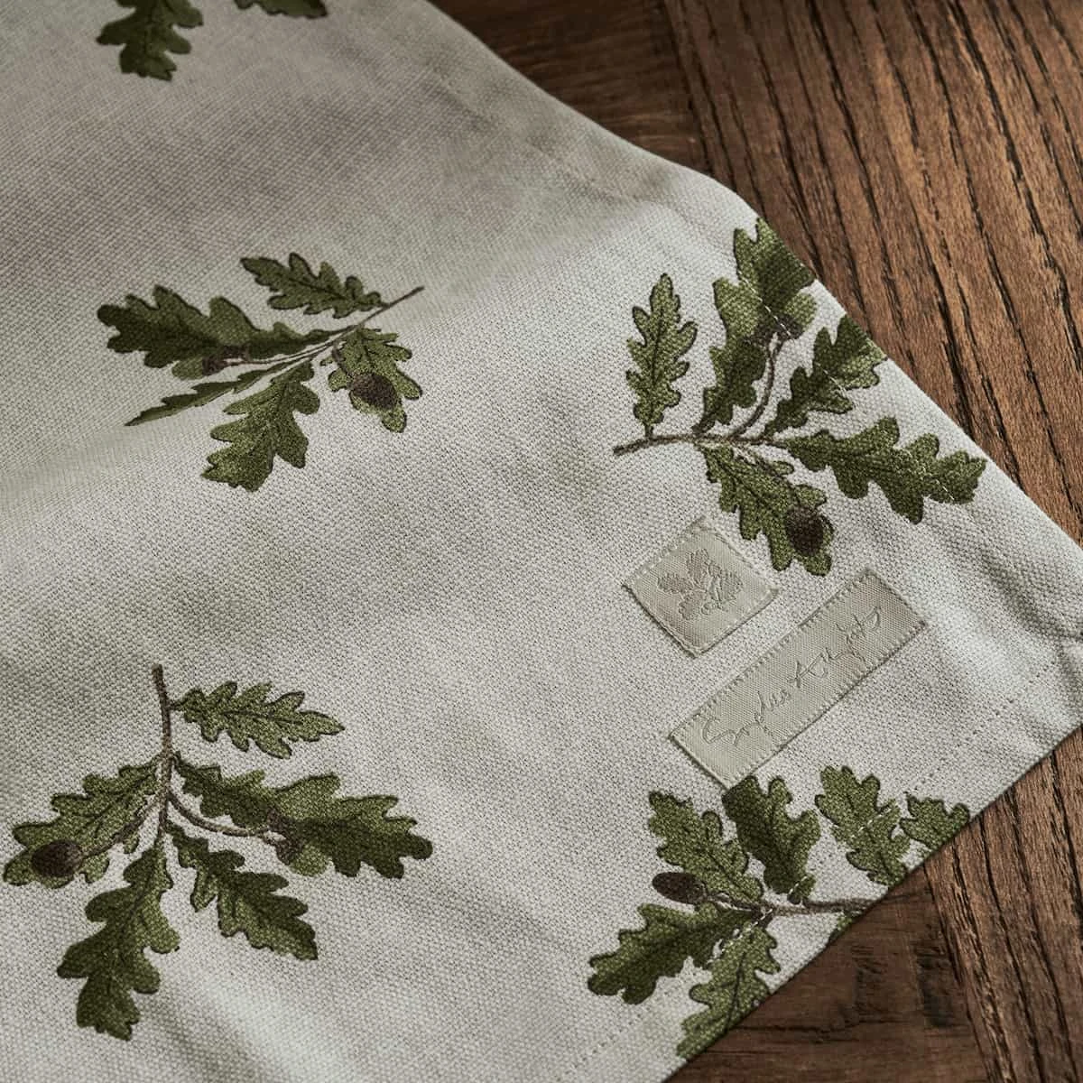 Acorn & Oak Leaves Napkins (Set of 4) Acorn & Oak Leaves Napkins (Set Of 4) -Sophie Allport Shop AW23 ALL113810 DETAIL 2