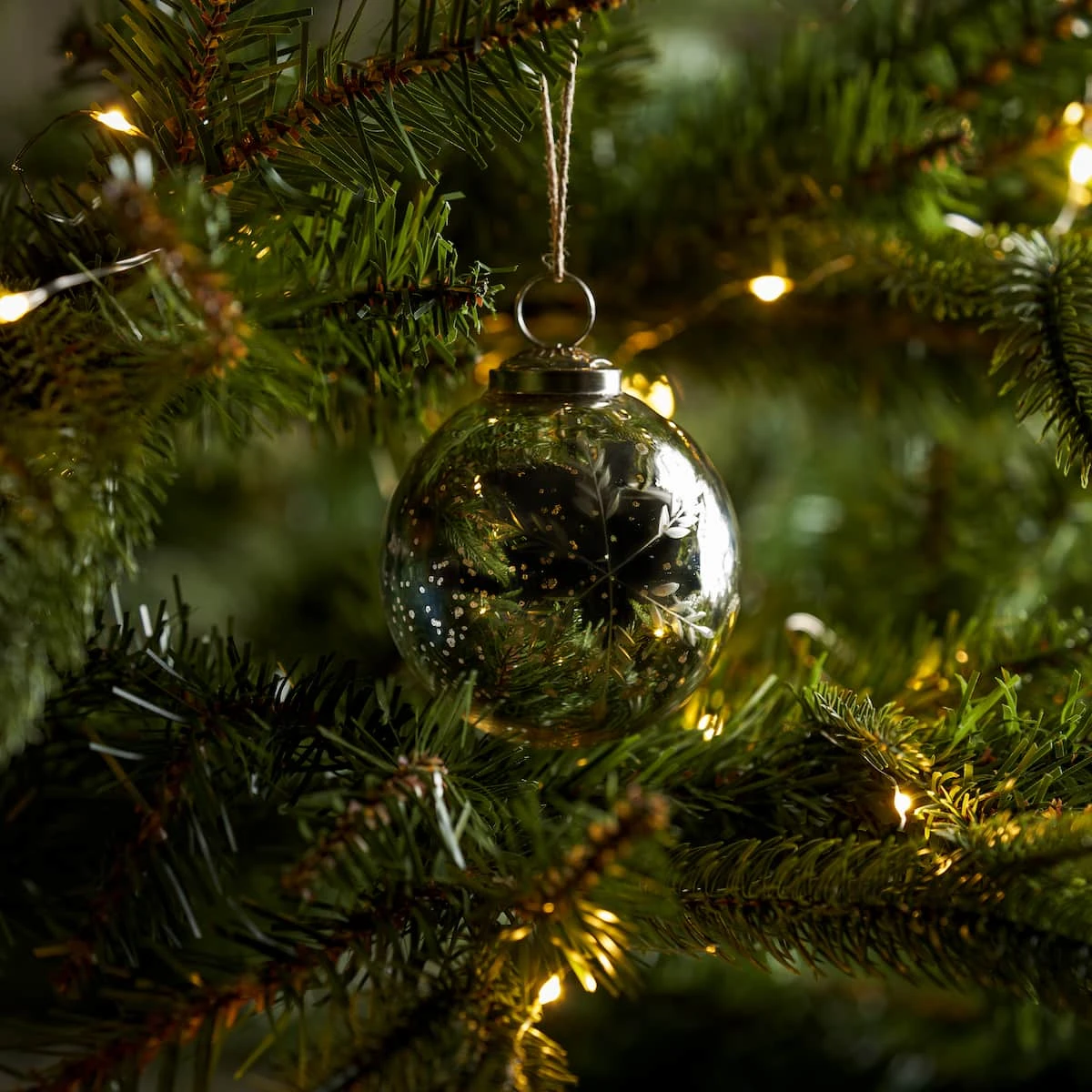 Glass Silver Etched Snowflake Bauble Glass Silver Etched Snowflake Bauble -Sophie Allport Shop AW23 C13737 SQUARE