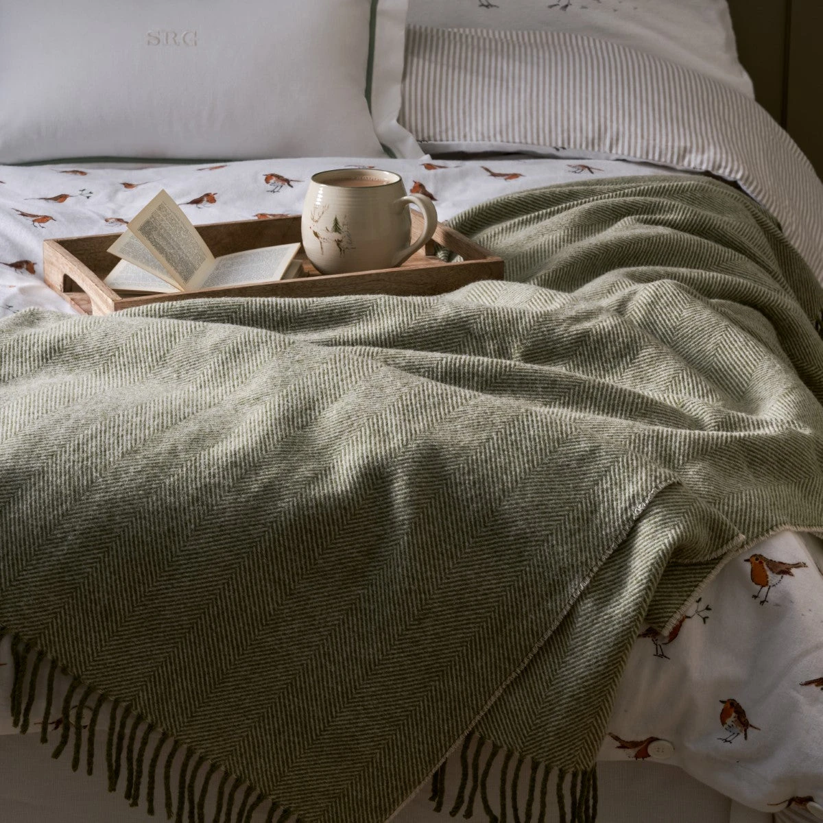 Wool Throw - Olive Wool Throw - Olive -Sophie Allport Shop AW23 KTWCDOL SQUARE Web
