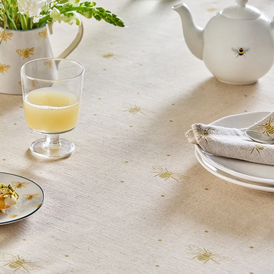 Bees Linen Blend Tablecloth Bees Linen Blend Tablecloth -Sophie Allport Shop SS23 Bees LIN36805 Tablecloth square