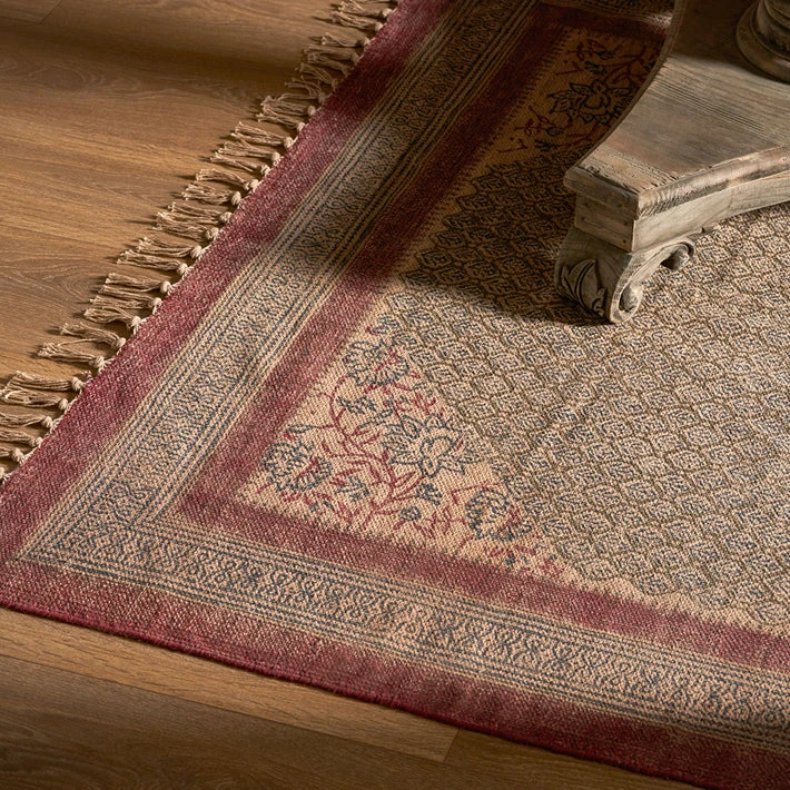Printed Natural Rug with Pink Edge Printed Natural Rug With Pink Edge -Sophie Allport Shop SS24 6463 00 DETAIL SQUARE 1