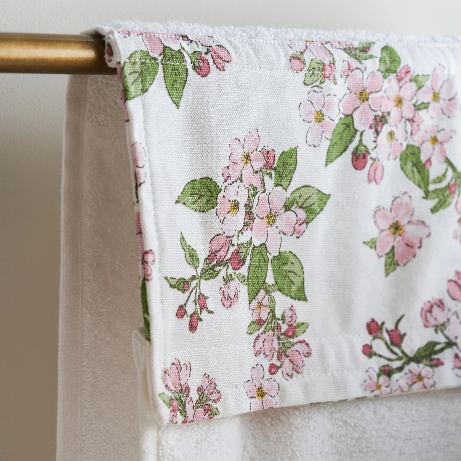 Blossom Roller Hand Towel Blossom Roller Hand Towel -Sophie Allport Shop SS24 ALL116610 DETAIL