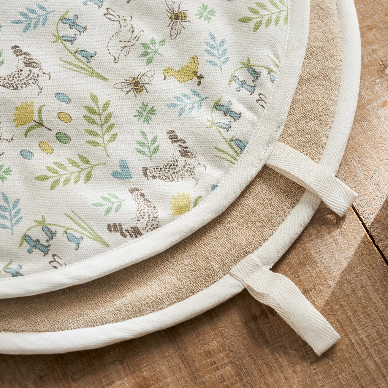 Spring Chicken Circular Hob Cover Spring Chicken Circular Hob Cover -Sophie Allport Shop SS24 ALL118175 DETAIL