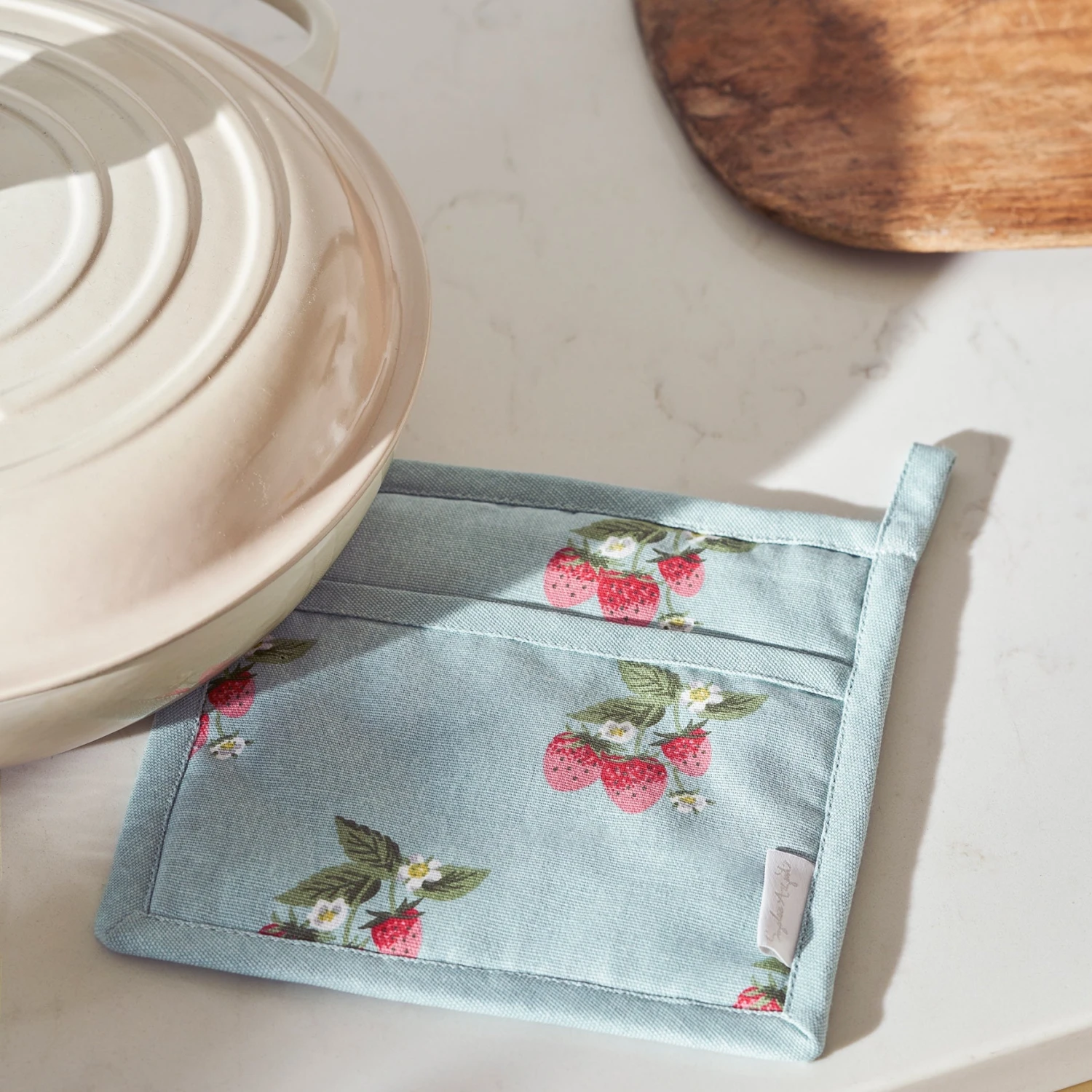 Strawberries Blue Pot Grab Strawberries Blue Pot Grab -Sophie Allport Shop SS24 ALL97B125 SQUARE