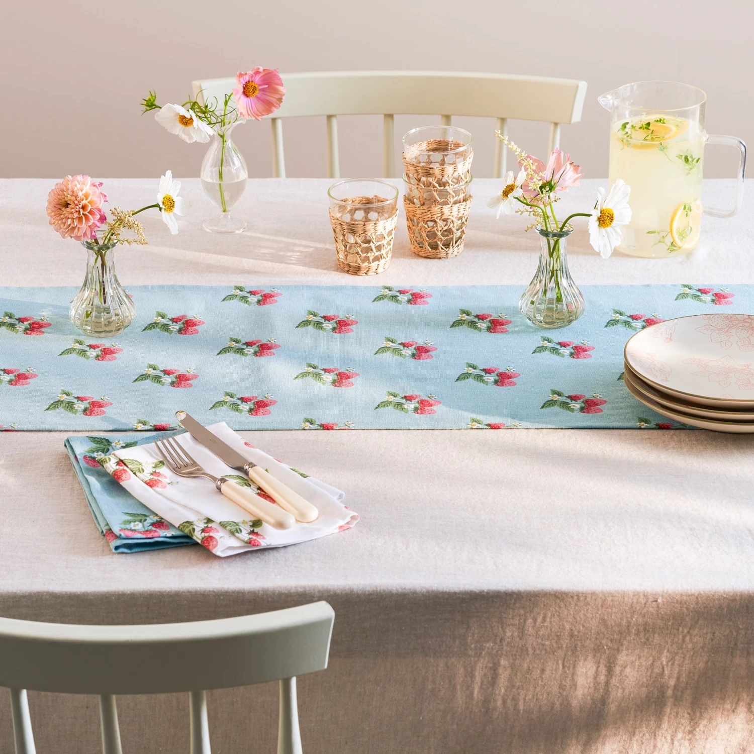 Strawberries Blue Table Runner Strawberries Blue Table Runner -Sophie Allport Shop SS24 ALL97B810 SQUARE