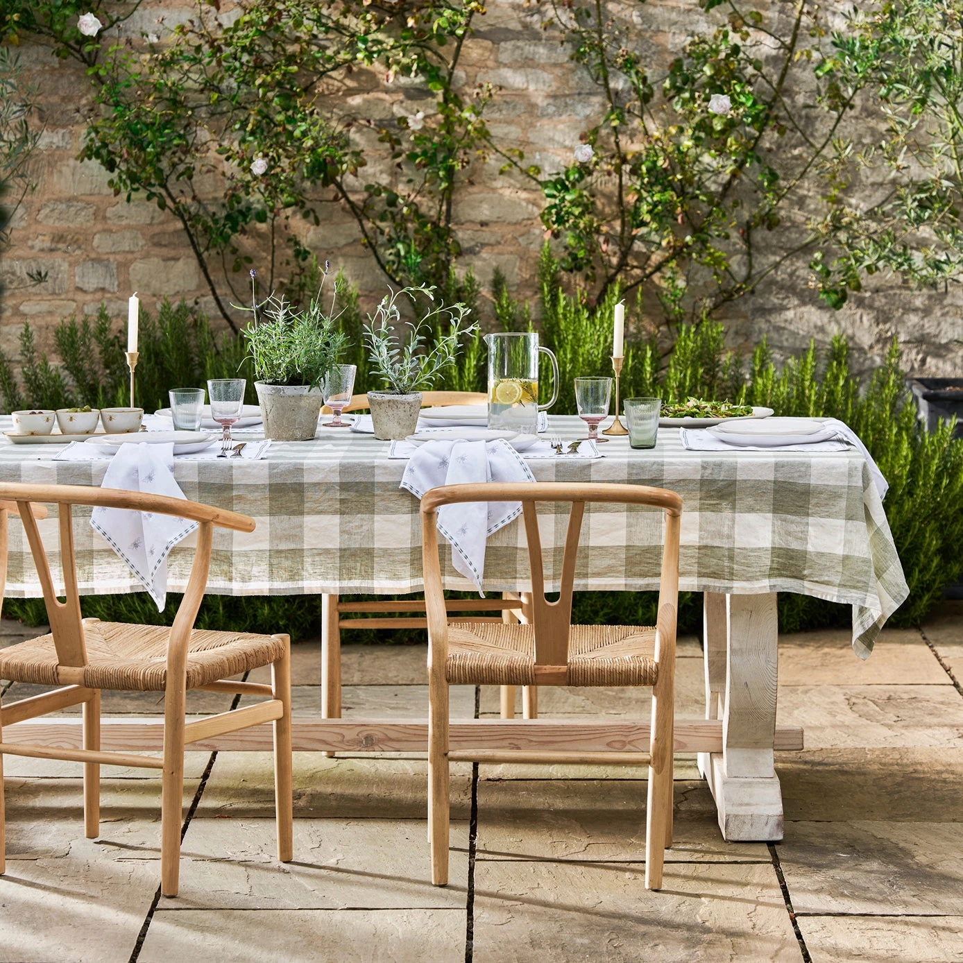 Bees Embroidered Napkins (Set of 4) Bees Embroidered Napkins (Set Of 4) -Sophie Allport Shop SS24 BEES HERO SQUARE c1c25ec3 2e80 486b 8311 c208829788d8