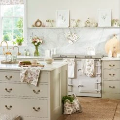 Blossom Double Oven Glove -Sophie Allport Shop SS24 BLOSSOM KITCHEN HERO SQUARE