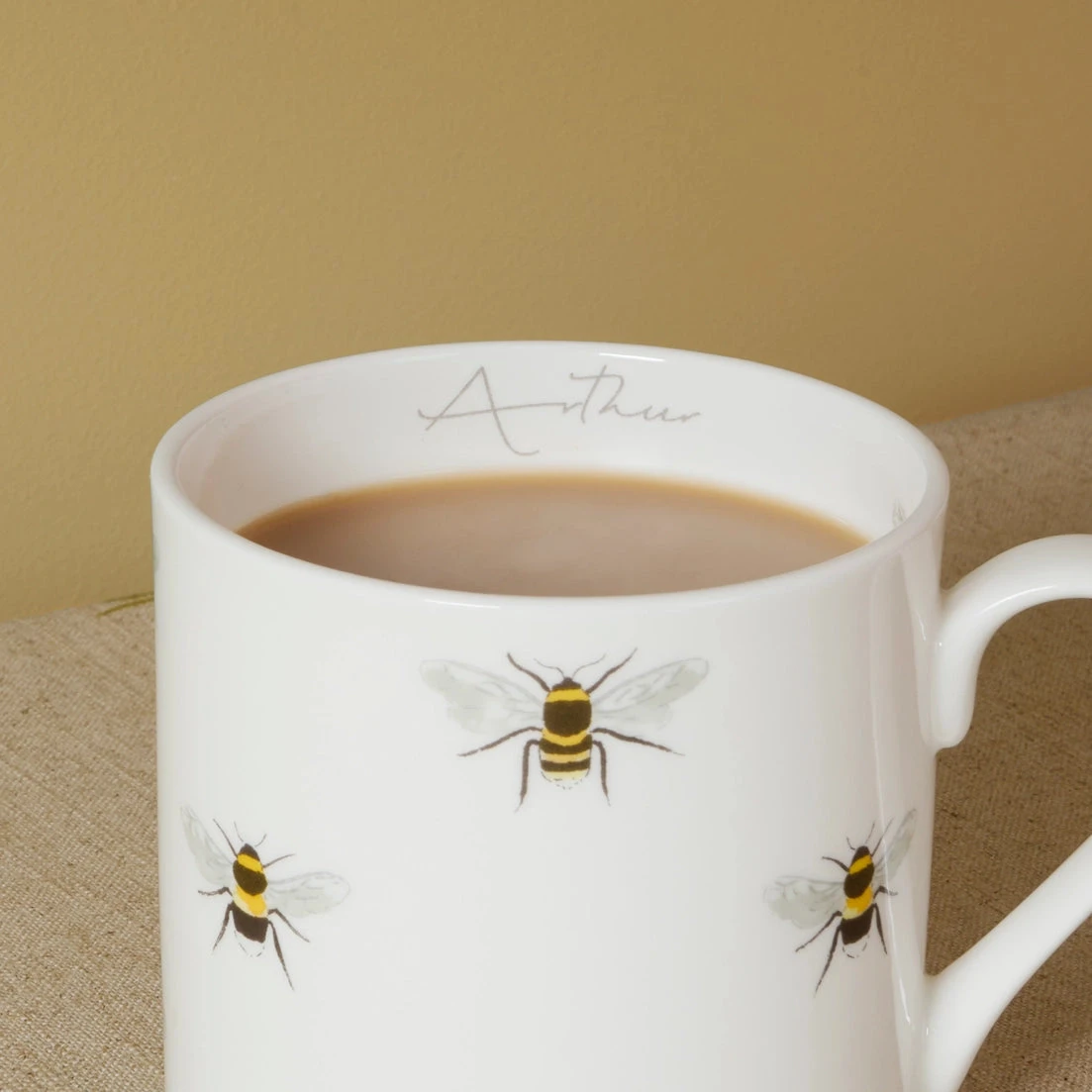 Bees Mug Bees Mug -Sophie Allport Shop SS24 BM3602 DETAIL