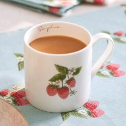 Strawberries Solo Mug -Sophie Allport Shop SS24 IM97W01 DETAIL PERSONALISED