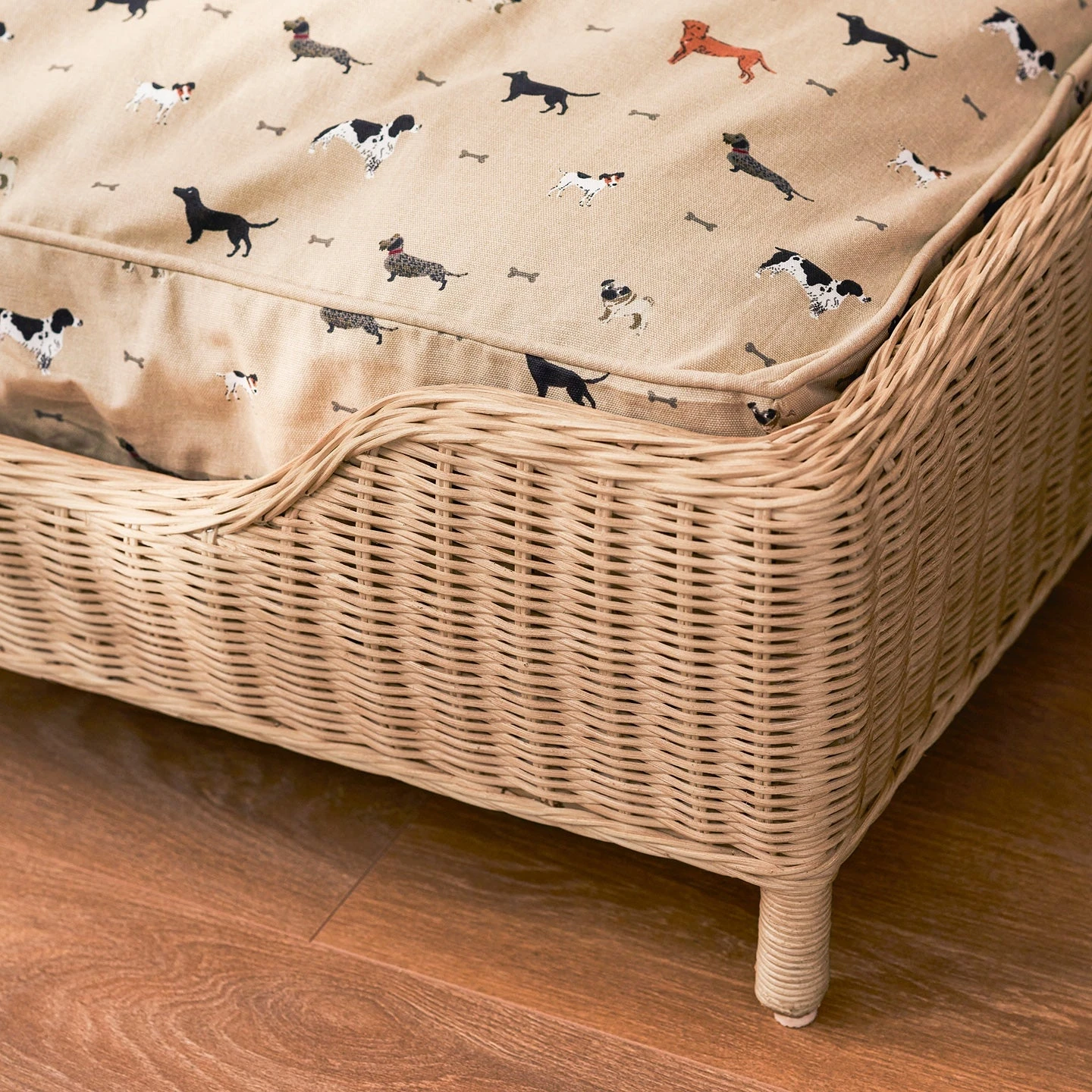Rattan Pet Bed - Natural Rattan Pet Bed - Natural -Sophie Allport Shop SS24 RATCD755 DETAIL
