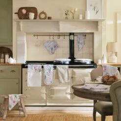 Tulips Tea Towel 3 Tulips Tea Towel -Sophie Allport Shop SS24 TULIPS KITCHEN HERO SQUARE 573c3254 a6ce 4797 bea7 b2c98cdc26cf