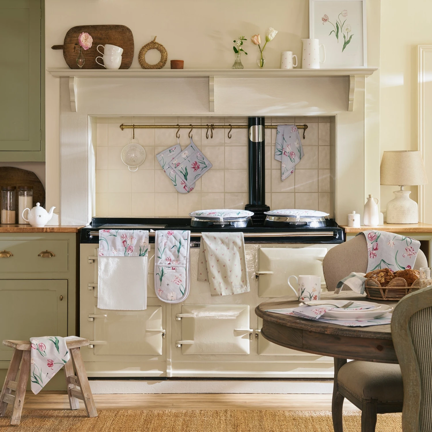 Tulips Tea Towel Tulips Tea Towel -Sophie Allport Shop SS24 TULIPS KITCHEN HERO SQUARE 573c3254 a6ce 4797 bea7 b2c98cdc26cf