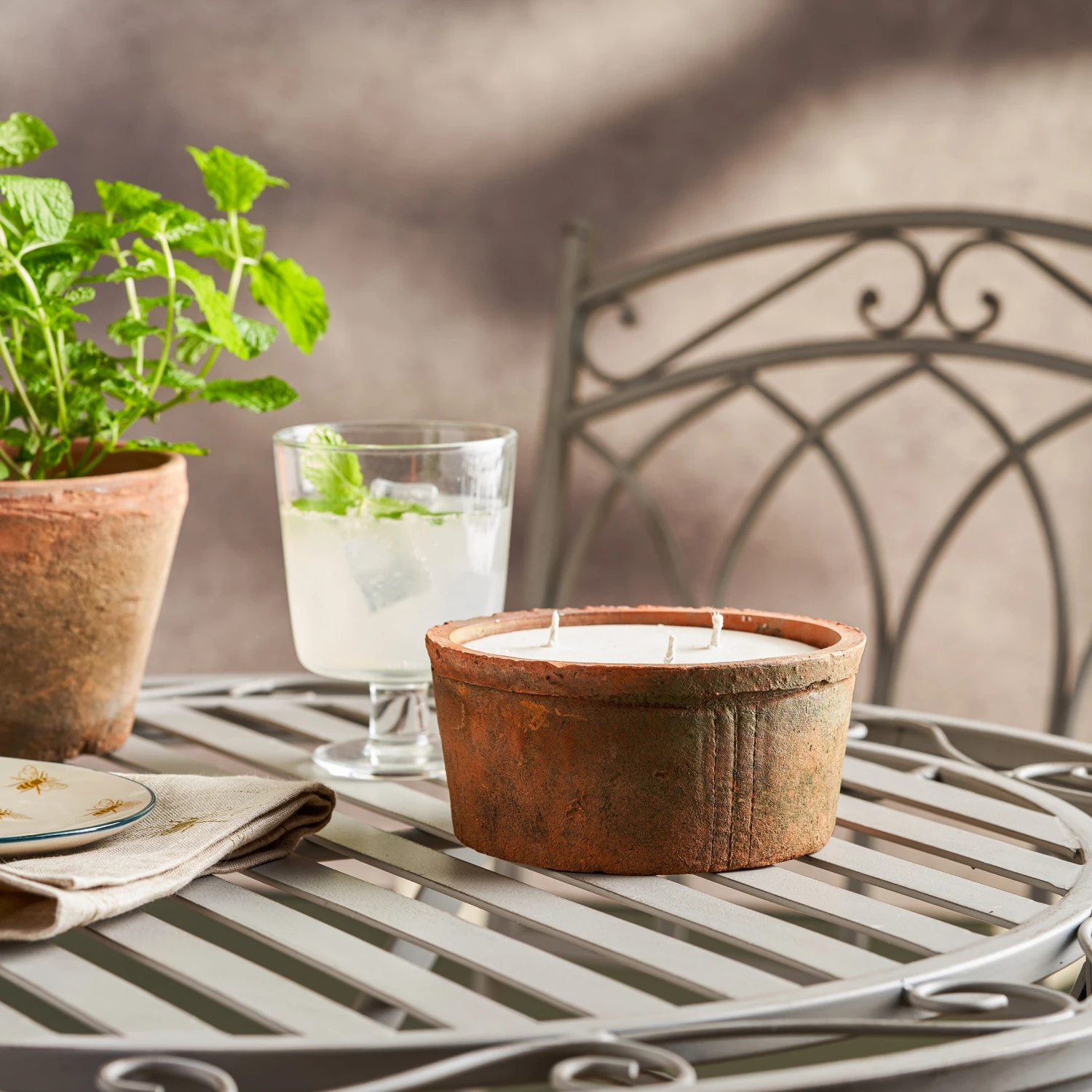 Honey Spiced Lavender & Citronella Candle Honey Spiced Lavender & Citronella Candle -Sophie Allport Shop SS24 ZCSCO36LC SQUARE