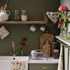 Poppy Meadow Pot Grab 2 Poppy Meadow Pot Grab -Sophie Allport Shop all103602 bm10301 all103125 poppy meadow kitchen lifestyle high res square 52ea9e07 433c 49bc 918b c908915b4bfd