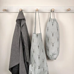 Highland Stag Adult Apron -Sophie Allport Shop all29250 all29625 highland stag adult apron and carrier bag holder lifestyle high res square