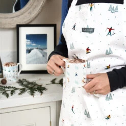 Skiing Adult Apron 2 Skiing Adult Apron -Sophie Allport Shop all49250 skiing adult apron lifestyle web 4d391f65 8afc 4b8e 9ae2 89dd64ca65bb