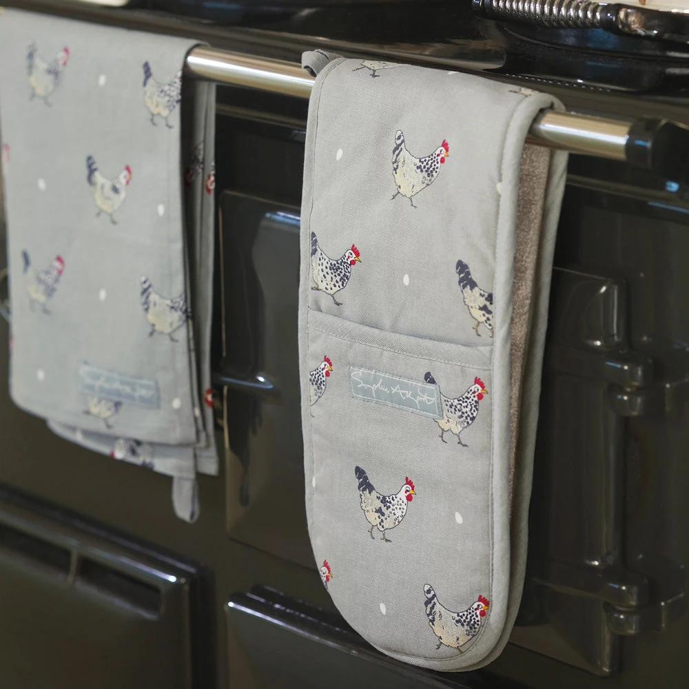 Chicken Double Oven Glove Chicken Double Oven Glove -Sophie Allport Shop all8100 chicken double oven glove lifestyle web 1 f0bea3ec 9e08 4efb a569 4a1d303ccccd