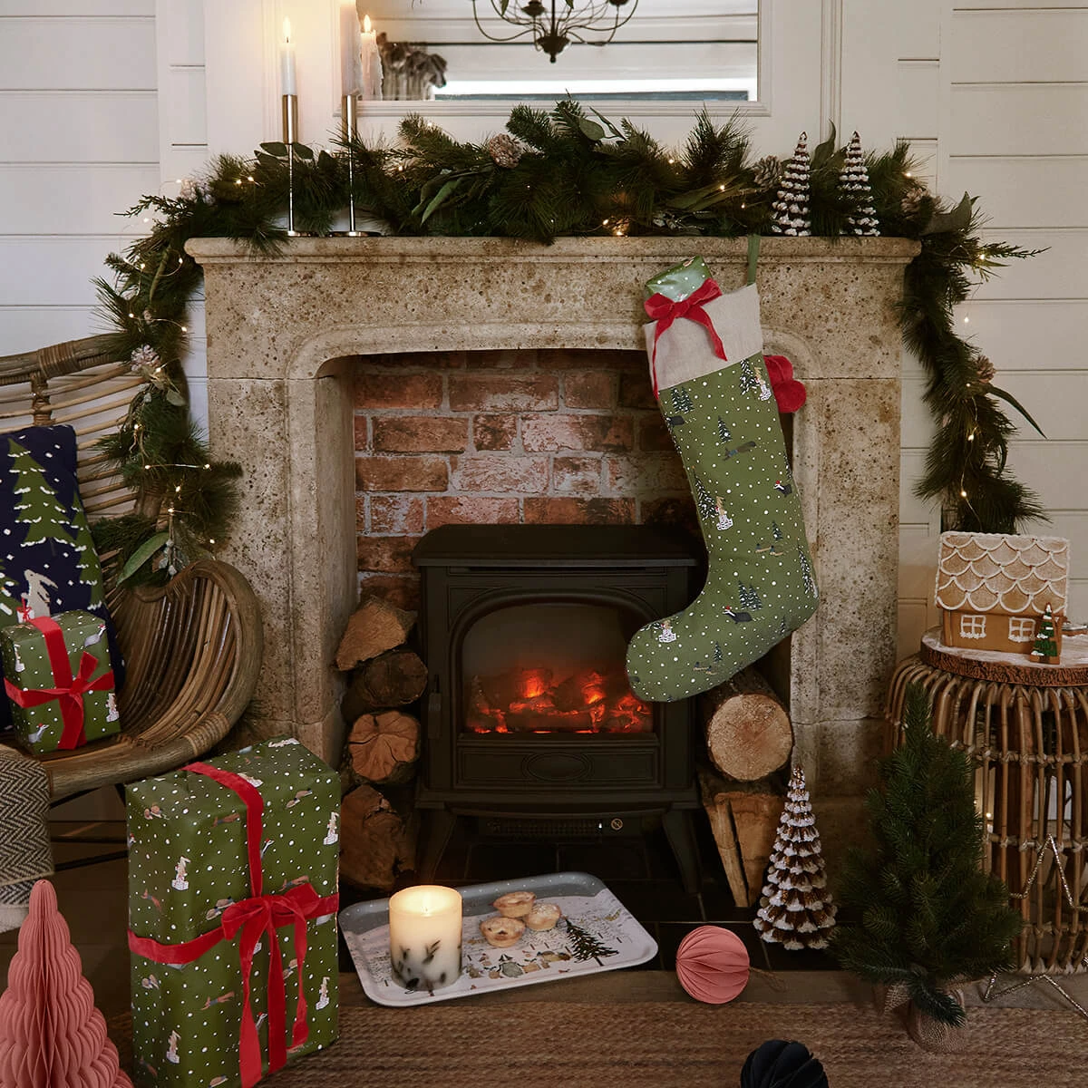 Festive Forest Serving Tray - Large Festive Forest Serving Tray - Large -Sophie Allport Shop all84595 pt8445 festive forest christmas stocking and large printed tray lifestyle high res square efacece7 eefa 479a 97c9 4258604df4ae