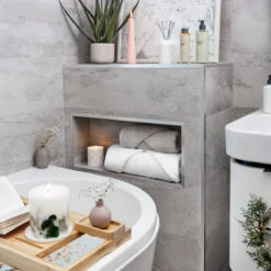 Honey Spiced Lavender Shower Gel -Sophie Allport Shop bath and body collection valentines lifestyle high res square ab4246e3 3e52 4910 bdf0 77730060fe2e