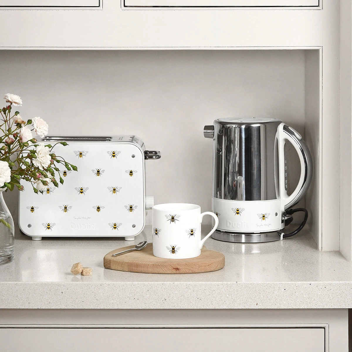 Bees Dualit Toaster Bees Dualit Toaster -Sophie Allport Shop bees dualit toaster and kettle lifestyle high res square