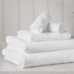 Bees Bath Towel -Sophie Allport Shop bees towel collection 2 lifestyle high res square ee3639d8 d768 4f8e 836d 3fdd84b41665