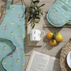 Cocktails Double Oven Glove -Sophie Allport Shop bm9601 all96250 all96100 cocktails mug standard adult apron and double oven glove lifestyle high res square
