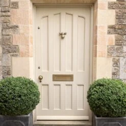 Bees Door Knocker -Sophie Allport Shop dkc36 bees door knocker lifestyle high res square