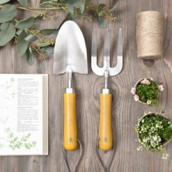 Bees Garden Tool Set 5 Bees Garden Tool Set -Sophie Allport Shop ga36480 bees garden tool set flat lay lifestyle high res square