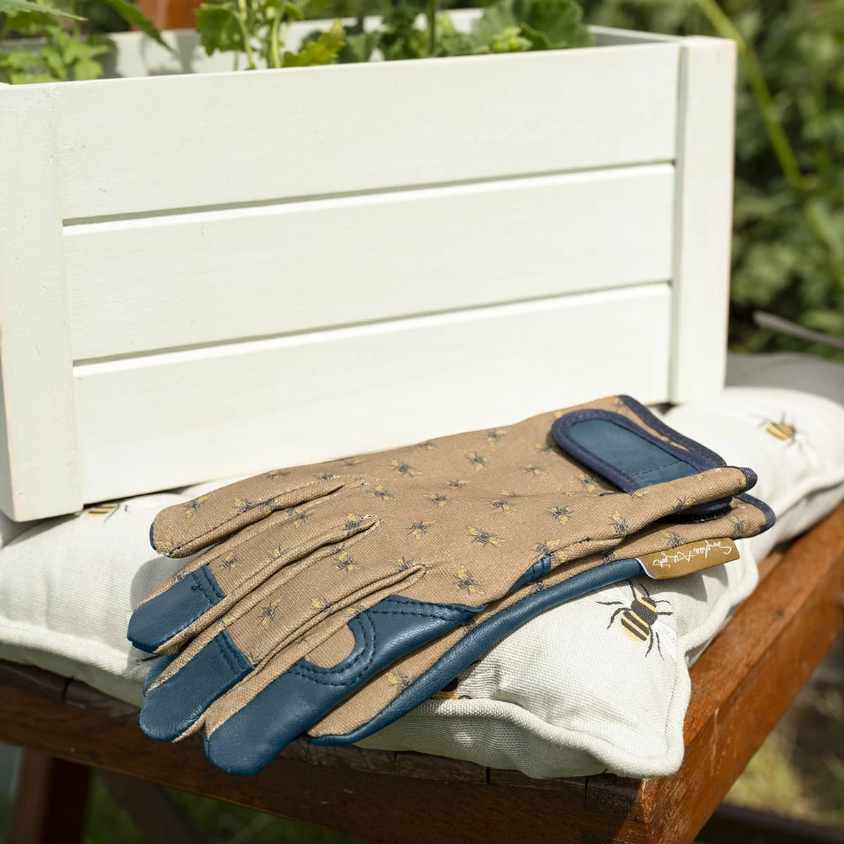Bees Gardening Gloves Bees Gardening Gloves -Sophie Allport Shop ga36485 bees garden gloves gardening lifestyle high res square
