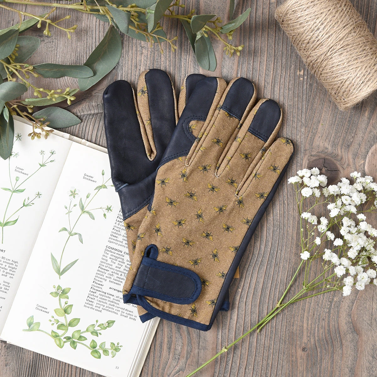 Bees Gardening Gloves Bees Gardening Gloves -Sophie Allport Shop ga36485 bees garden gloves lifestyle high res square