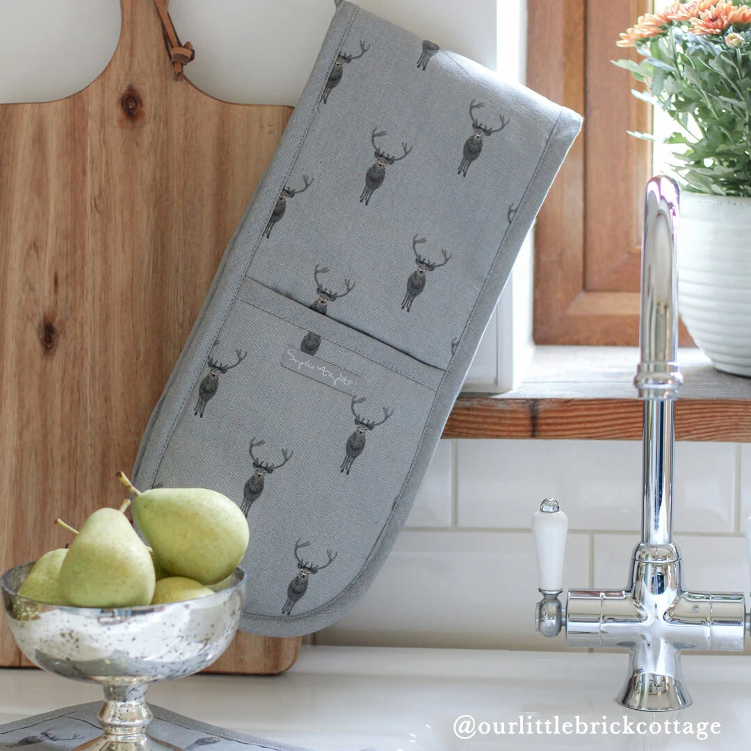 Highland Stag Double Oven Glove Highland Stag Double Oven Glove -Sophie Allport Shop highland stag collection influencer ALL29100