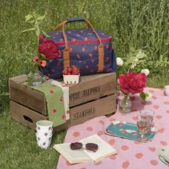 Strawberries Picnic Bag 4 Strawberries Picnic Bag -Sophie Allport Shop kpb97145 poly97525 mbk9703 pt9726 all97602 strawberries picnic lifestyle high res square 1 bbf89cdd 5975 4ce3 8e4f 1c3ff0dd0e0c
