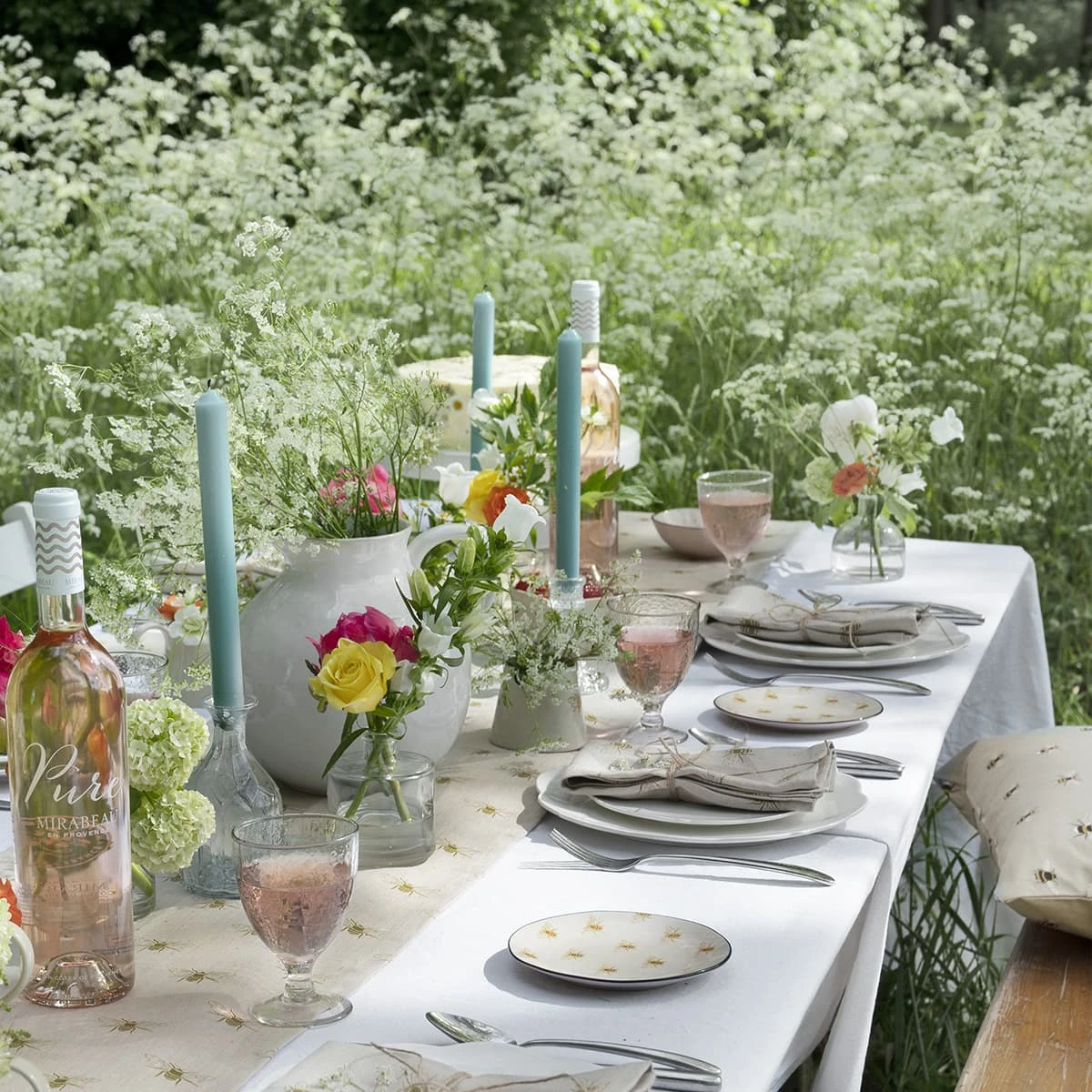 Bees Stoneware Jug Bees Stoneware Jug -Sophie Allport Shop lin36300 lin36810 ssp36 snb36 bees table portrait lifestyle high res square