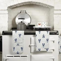 Lobster Circular Hob Cover 4 Lobster Circular Hob Cover -Sophie Allport Shop lobster collection lifestyle high res square 2e77ffca b2c7 4221 9cf7 7f302abb72be