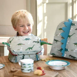 Dinosaurs Childrens Melamine Set -Sophie Allport Shop pvc45590 dinosaurs lunch bag lifestyle web 1 2506b9f6 d4b8 4e6d bdd6 56c9491bf532