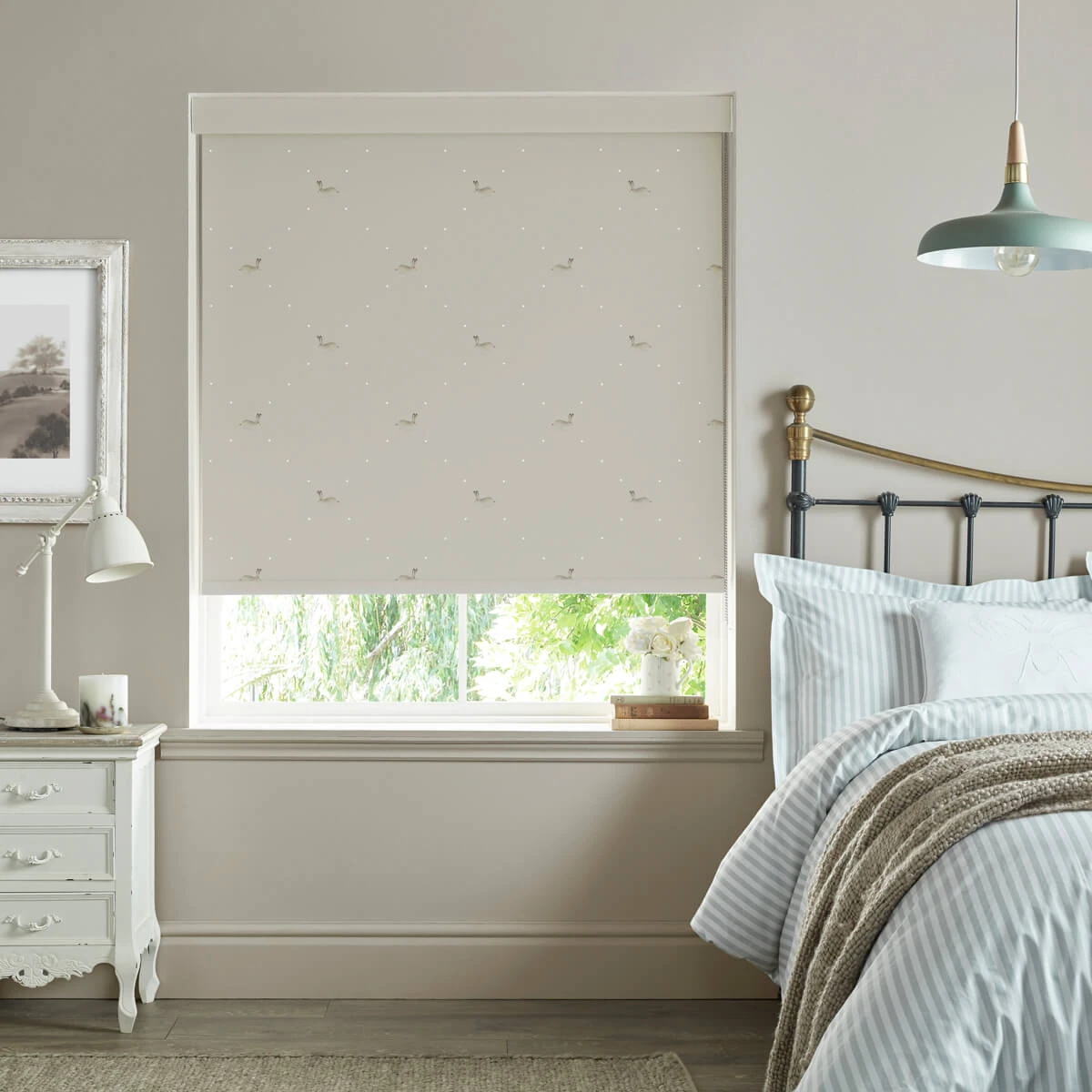 Hare Linen Made to Measure Roller Blind Hare Linen Made To Measure Roller Blind -Sophie Allport Shop rlb25lm2m hare linen artwork roller blind made to measure lifestyle high res square