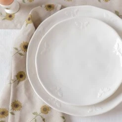 Bees Stoneware Dinner Plate 2 Bees Stoneware Dinner Plate -Sophie Allport Shop ss23 bees ssp111 sdp111 sideplate dinnerplate square