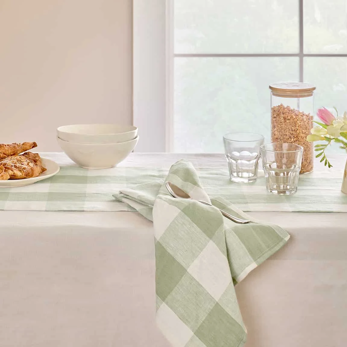 Sage Green Gingham Linen Napkins (Set of 4) Sage Green Gingham Linen Napkins (Set Of 4) -Sophie Allport Shop ss23 gingham LINWOS300 Sage Napkins square