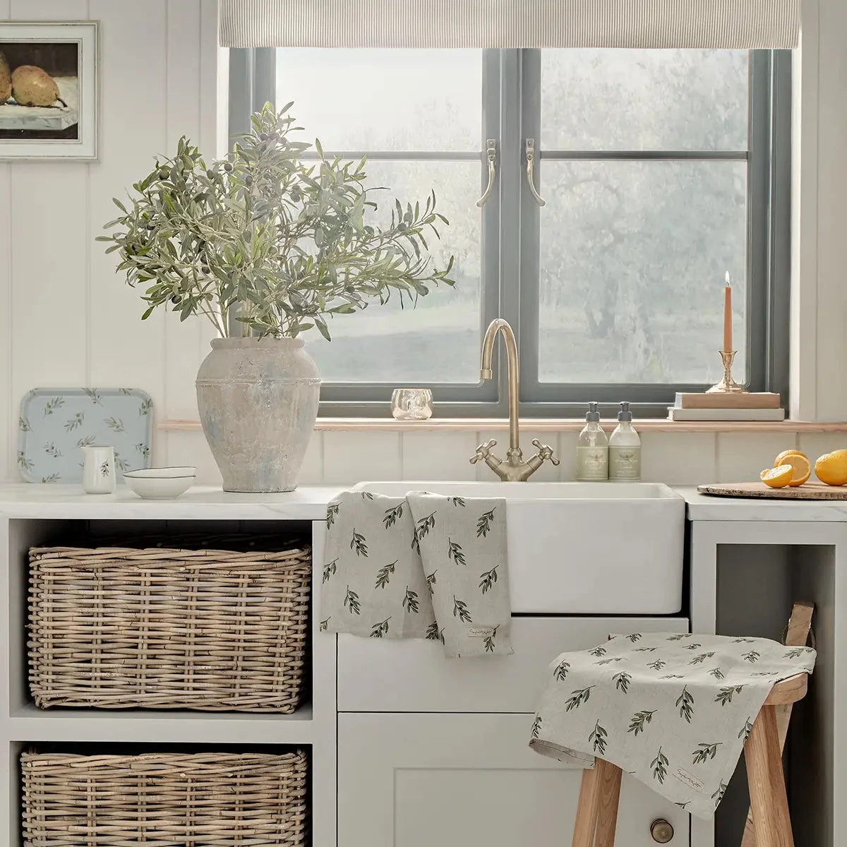 Olive Serving Tray - Small Olive Serving Tray - Small -Sophie Allport Shop ss23 olive LIN107601 tea towel square 77e990cb add5 4203 9a52 6ce36e009b13