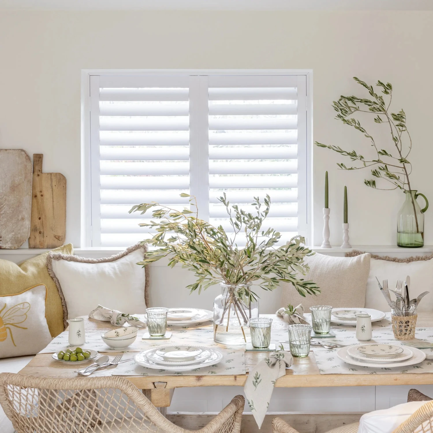 Olive Linen Placemat (Set of 2) Olive Linen Placemat (Set Of 2) -Sophie Allport Shop ss23 olive dining hero square 27d96faa da32 468d 833c 32ddf72d5a53 scaled